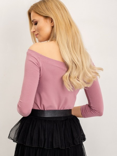 3 3